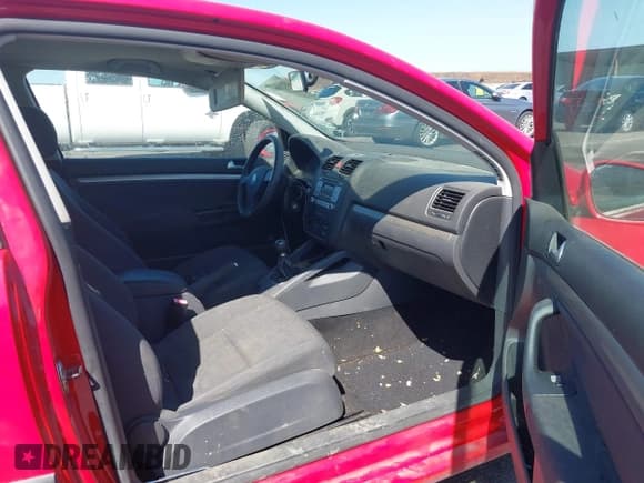 ✅ 2008 Volkswagen Rabbit S • VIN: WVWAB71K48W275838 • Lot: 43218969. Listed on IAAI with 256,084 mi. Free auction sales archive from the USA and detailed vehicle history report at DreamBid. Image 5.