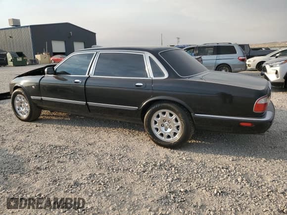 ✅ 2003 Jaguar XJ Vanden Plas • VIN: SAJDA24C63LF56464 • Lot: 66704525. Wystawiony na Copart z przebiegiem Nie podano. Bezpłatny archiwum sprzedaży aukcyjnych z USA i szczegółowy raport historii pojazdu na DreamBid. Zdjęcie 2.