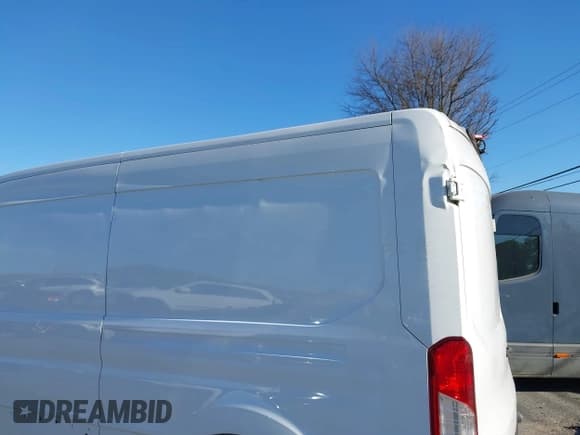 ✅ 2019 Ford Transit • VIN: 1FTBW2CM5KKB73053 • Lot: 41660194. Wystawiony na IAAI z przebiegiem 131 613 mil. Bezpłatny archiwum sprzedaży aukcyjnych z USA i szczegółowy raport historii pojazdu na DreamBid. Zdjęcie 6.