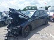 ✅ 2025 Mazda CX-50 S Premium • VIN: 7MMVABDM8SN364927 • Lot: 42770448. Wystawiony na IAAI z przebiegiem Nie podano. Bezpłatny archiwum sprzedaży aukcyjnych z USA i szczegółowy raport historii pojazdu na DreamBid. Zdjęcie 2.