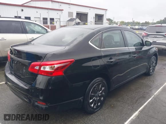 ✅ 2019 Nissan Sentra SV • VIN: 3N1AB7AP4KY332683 • Lot: 43320544. Listed on IAAI with 79,621 mi. Free auction sales archive from the USA and detailed vehicle history report at DreamBid. Image 4.