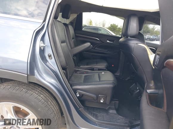 ✅ 2016 Toyota Highlander Limited • VIN: 5TDDKRFH0GS299039 • Lot: 43268041. Wystawiony na IAAI z przebiegiem 91 795 mil. Bezpłatny archiwum sprzedaży aukcyjnych z USA i szczegółowy raport historii pojazdu na DreamBid. Zdjęcie 8.