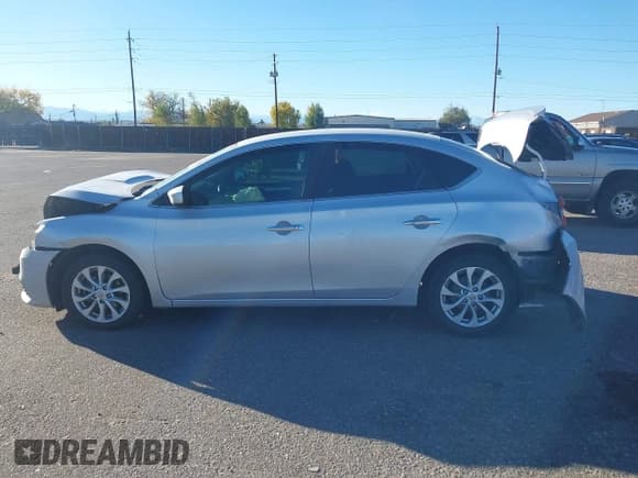 ✅ 2017 Nissan Sentra SR • VIN: 3N1AB7AP5HY338078 • Лот: 43512895. Опубликован ранее на IAAI с пробегом 138 585 миль. Бесплатный доступ к архиву аукционных продаж из США и подробный отчёт об истории автомобиля на DreamBid. Изображение 14.