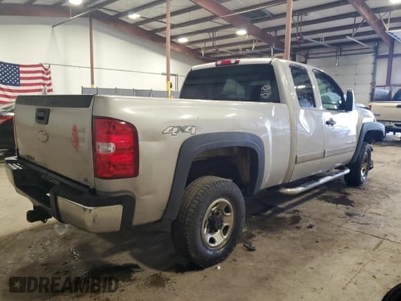 ✅ 2007 Chevrolet Silverado 2500HD 2LT • VIN: 1GCHK29657E523365 • Лот: 85137384. Опубликован ранее на Copart с пробегом 223 178 миль. Бесплатный доступ к архиву аукционных продаж из США и подробный отчёт об истории автомобиля на DreamBid. Изображение 3.