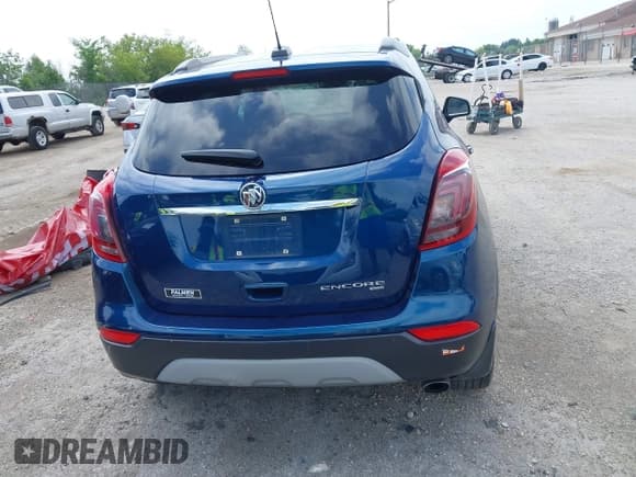 ✅ 2019 Buick Encore Essence • VIN: KL4CJGSM0KB915001 • Lot: 42686807. Wystawiony na IAAI z przebiegiem 45 394 mil. Bezpłatny archiwum sprzedaży aukcyjnych z USA i szczegółowy raport historii pojazdu na DreamBid. Zdjęcie 17.