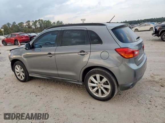 ✅ 2015 Mitsubishi Outlander SE • VIN: 4A4AP4AUXFE043547 • Лот: 92611665. Опубликован ранее на Copart с пробегом 75 272 миль. Бесплатный доступ к архиву аукционных продаж из США и подробный отчёт об истории автомобиля на DreamBid. Изображение 2.