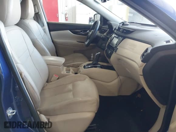 ✅ 2017 Nissan Rogue SV • VIN: 5N1AT2MV8HC821933 • Lot: 42188181. Listed on IAAI with 138,045 mi. Free auction sales archive from the USA and detailed vehicle history report at DreamBid. Image 5.