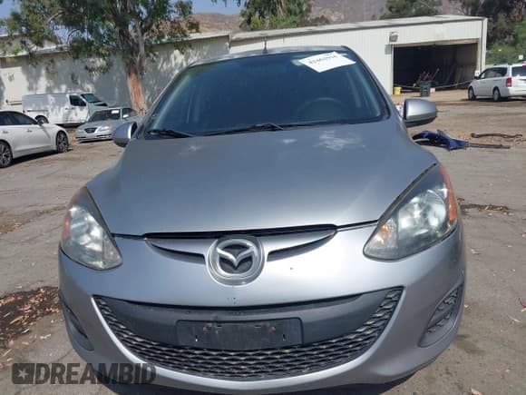 ✅ 2011 Mazda 2 Sport • VIN: JM1DE1HY9B0123415 • Lot: 42462916. Listed on IAAI with 198,378 mi. Free auction sales archive from the USA and detailed vehicle history report at DreamBid. Image 6.