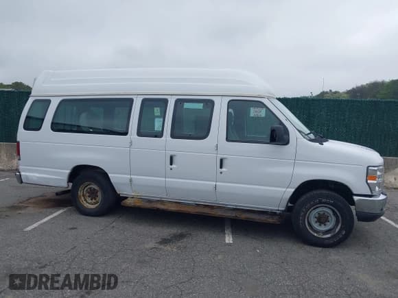✅ 2014 Ford Econoline Cargo Commercial • VIN: 1FTNS2EW7EDA93169 • Lot: 42294932. Listed on IAAI with 157,317 mi. Free auction sales archive from the USA and detailed vehicle history report at DreamBid. Image 13.