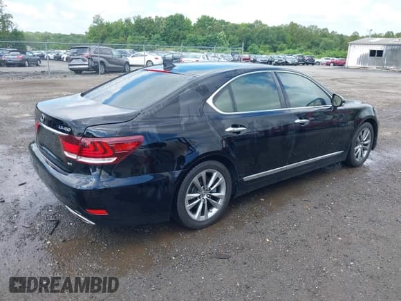 ✅ 2015 Lexus LS 460 • VIN: JTHCL5EF7F5024336 • Лот: 42452030. Опубликован ранее на IAAI с пробегом 179 310 миль. Бесплатный доступ к архиву аукционных продаж из США и подробный отчёт об истории автомобиля на DreamBid. Изображение 4.