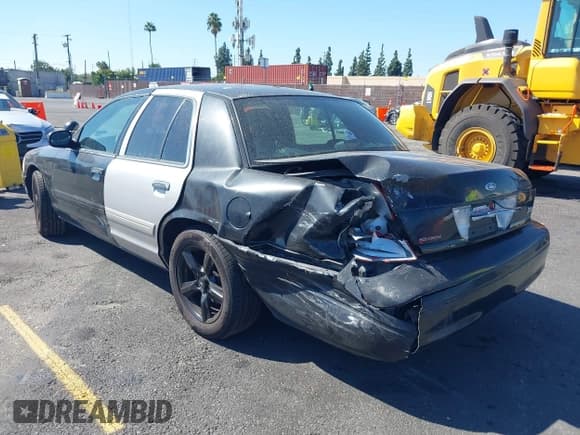 ✅ 2011 Ford Police Interceptor • VIN: 2FABP7BV9BX167814 • Lot: 43246793. Wystawiony na IAAI z przebiegiem 81 518 mil. Bezpłatny archiwum sprzedaży aukcyjnych z USA i szczegółowy raport historii pojazdu na DreamBid. Zdjęcie 3.