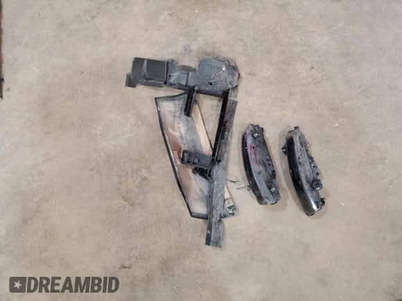 ✅ 2024 Jeep Wagoneer Series II • VIN: 1C4SJVBPXRS125554 • Лот: 64568745. Опубликован ранее на Copart с пробегом 38 456 миль. Бесплатный доступ к архиву аукционных продаж из США и подробный отчёт об истории автомобиля на DreamBid. Изображение 13.