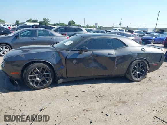 ✅ 2019 Dodge Challenger R/T Scat Pack • VIN: 2C3CDZFJ9KH741532 • Lot: 43139445. Listed on IAAI with 38,366 mi. Free auction sales archive from the USA and detailed vehicle history report at DreamBid. Image 13.