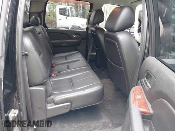 ✅ 2010 GMC Sierra 1500 • VIN: 3GTXKWE28AG131020 • Лот: 41986864. Опубликован ранее на IAAI с пробегом 175 706 миль. Бесплатный доступ к архиву аукционных продаж из США и подробный отчёт об истории автомобиля на DreamBid. Изображение 8.