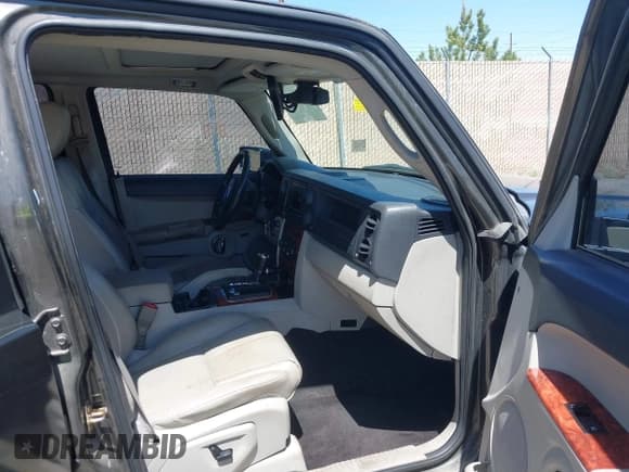 ✅ 2006 Jeep Commander Limited • VIN: 1J8HG58N56C288707 • Lot: 42366711. Listed on IAAI with 132,306 mi. Free auction sales archive from the USA and detailed vehicle history report at DreamBid. Image 5.