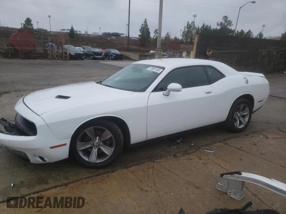 ✅ 2019 Dodge Challenger SXT • VIN: 2C3CDZAG8KH534657 • Lot: 73591142. Wystawiony na Copart z przebiegiem 77 588 mil. Bezpłatny archiwum sprzedaży aukcyjnych z USA i szczegółowy raport historii pojazdu na DreamBid. Zdjęcie 1.