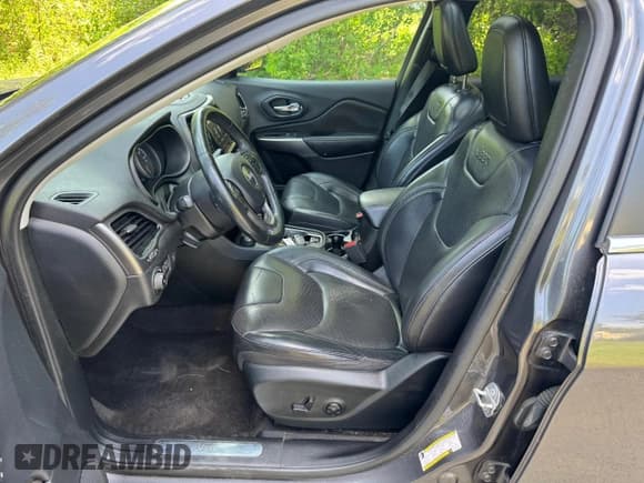 ✅ 2019 Jeep Cherokee Limited • VIN: 1C4PJMDX7KD218619 • Lot: 62240225. Listed on Copart with 143,944 mi. Free auction sales archive from the USA and detailed vehicle history report at DreamBid. Image 11.