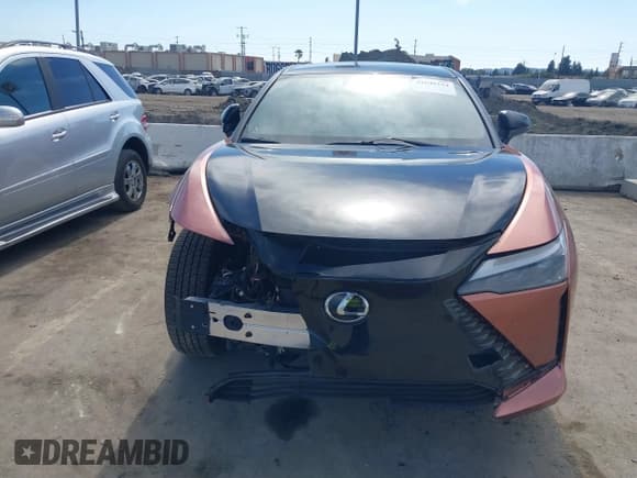 ✅ 2024 Lexus RZ 450e Premium • VIN: JTJAAAAB0RA024522 • Лот: 41640154. Опубликован ранее на IAAI с пробегом 8 851 миль. Бесплатный доступ к архиву аукционных продаж из США и подробный отчёт об истории автомобиля на DreamBid. Изображение 12.