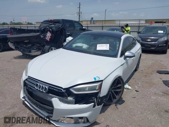 ✅ 2018 Audi S5 Sportback Prestige • VIN: WAUC4CF56JA059634 • Lot: 42562770. Wystawiony na IAAI z przebiegiem 61 320 mil. Bezpłatny archiwum sprzedaży aukcyjnych z USA i szczegółowy raport historii pojazdu na DreamBid. Zdjęcie 2.