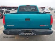 ✅ 1994 GMC Sierra 1500 • VIN: 1GTDC14Z2RZ509443 • Lot: 43851859. Wystawiony na IAAI z przebiegiem 195 975 mil. Bezpłatny archiwum sprzedaży aukcyjnych z USA i szczegółowy raport historii pojazdu na DreamBid. Zdjęcie 17.