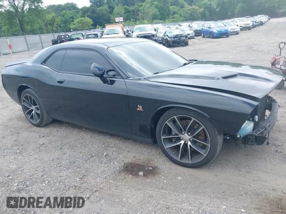 ✅ 2015 Dodge Challenger R/T Scat Pack Shaker • VIN: 2C3CDZFJ7FH910064 • Лот: 42504028. Опубликован ранее на IAAI с пробегом 93 445 миль. Бесплатный доступ к архиву аукционных продаж из США и подробный отчёт об истории автомобиля на DreamBid. Изображение 1.