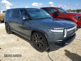 ✅ 2024 Rivian R1S Adventure • VIN: 7PDSGABA4RN031387 • Lot: 75098504. Wystawiony na Copart z przebiegiem Nie podano. Bezpłatny archiwum sprzedaży aukcyjnych z USA i szczegółowy raport historii pojazdu na DreamBid. Zdjęcie 4.