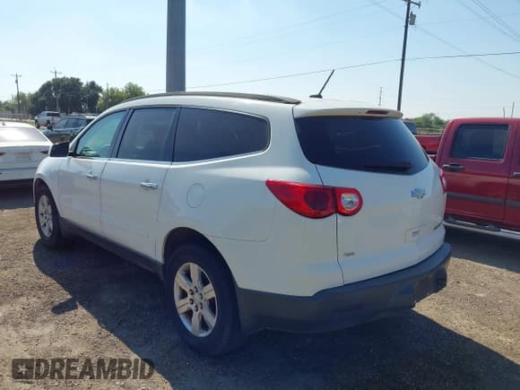 ✅ 2011 Chevrolet Traverse 1LT • VIN: 1GNKVGED6BJ198456 • Lot: 43520847. Wystawiony na IAAI z przebiegiem Nie podano. Bezpłatny archiwum sprzedaży aukcyjnych z USA i szczegółowy raport historii pojazdu na DreamBid. Zdjęcie 3.