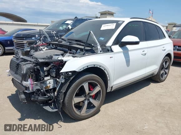 ✅ 2024 Audi Q5 S line Premium Plus • VIN: WA1EAAFYXR2054911 • Лот: 42981572. Опубликован ранее на IAAI с пробегом 16 247 миль. Бесплатный доступ к архиву аукционных продаж из США и подробный отчёт об истории автомобиля на DreamBid. Изображение 2.