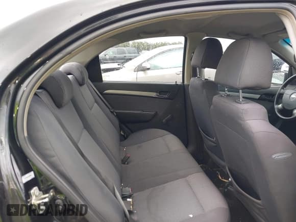 ✅ 2010 Chevrolet Aveo 1LT • VIN: KL1TD5DE1AB069894 • Lot: 41433708. Wystawiony na IAAI z przebiegiem 179 944 mil. Bezpłatny archiwum sprzedaży aukcyjnych z USA i szczegółowy raport historii pojazdu na DreamBid. Zdjęcie 8.