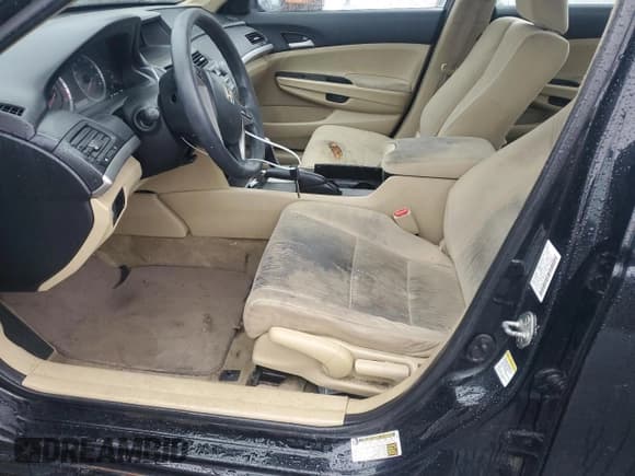 ✅ 2012 Honda Accord LX • VIN: 1HGCP2F3XCA145696 • Лот: 86993455. Опубликован ранее на Copart с пробегом 284 829 миль. Бесплатный доступ к архиву аукционных продаж из США и подробный отчёт об истории автомобиля на DreamBid. Изображение 7.