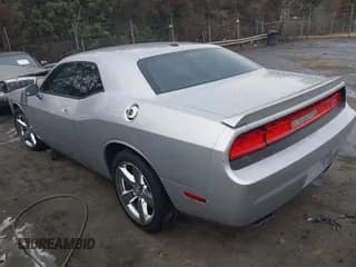 ✅ 2010 Dodge Challenger R/T Classic • VIN: 2B3CJ5DT3AH217956 • Lot: 41513834. Wystawiony na IAAI z przebiegiem 111 320 mil. Bezpłatny archiwum sprzedaży aukcyjnych z USA i szczegółowy raport historii pojazdu na DreamBid. Zdjęcie 3.