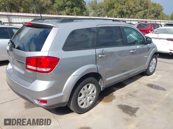 ✅ 2019 Dodge Journey SE • VIN: 3C4PDCBB5KT866690 • Lot: 43390364. Wystawiony na IAAI z przebiegiem 50 233 mil. Bezpłatny archiwum sprzedaży aukcyjnych z USA i szczegółowy raport historii pojazdu na DreamBid. Zdjęcie 4.