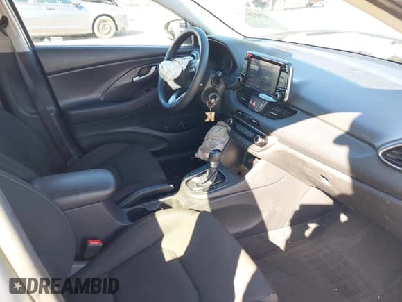 ✅ 2019 Hyundai Elantra • VIN: KMHH35LE1KU094623 • Lot: 43416104. Listed on IAAI with 134,295 mi. Free auction sales archive from the USA and detailed vehicle history report at DreamBid. Image 5.