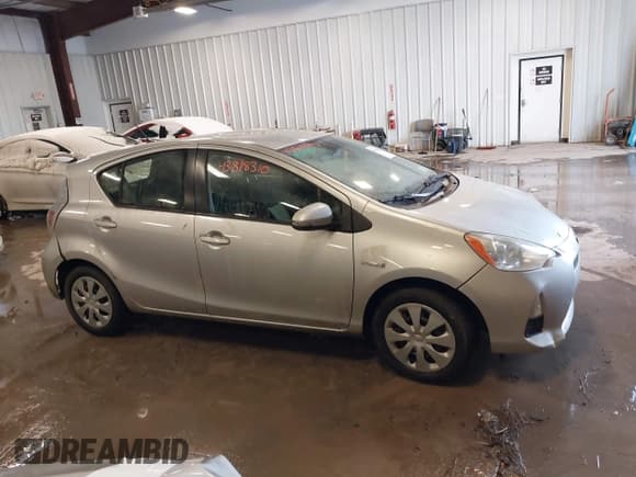 ✅ 2014 Toyota Prius Two • VIN: JTDKDTB37E1570181 • Lot: 43818310. Listed on IAAI with 155,531 mi. Free auction sales archive from the USA and detailed vehicle history report at DreamBid. Image 13.