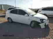 2006 Hyundai Accent GLS z VIN KMHCN46C76U019505, wystawiony jako Copart lot #55410014 z przebiegiem 261 119 mil mil oraz Szkoda całkowita • Salvage title. Historia ofert i sprzedaży dostępna na DreamBid. Obrazek 4.