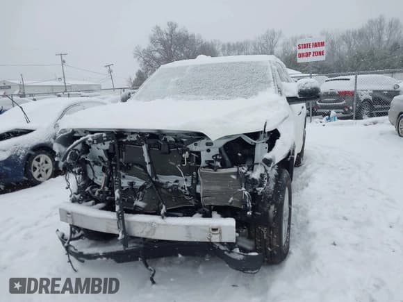 ✅ 2024 Toyota Tundra SR5 • VIN: 5TFLA5DB6RX192547 • Lot: 41385022. Listed on IAAI with 9,177 mi. Free auction sales archive from the USA and detailed vehicle history report at DreamBid. Image 17.
