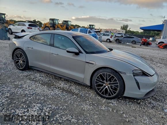 ✅ 2022 Porsche Taycan • VIN: WP0AA2Y12NSA11834 • Lot: 94755505. Wystawiony na Copart z przebiegiem 20 233 mil. Bezpłatny archiwum sprzedaży aukcyjnych z USA i szczegółowy raport historii pojazdu na DreamBid. Zdjęcie 4.