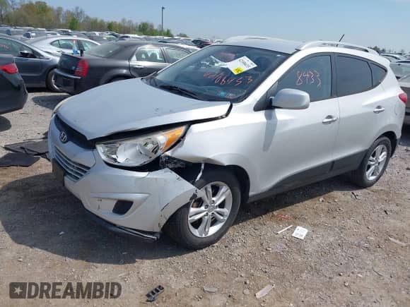 ✅ 2010 Hyundai Tucson GLS • VIN: KM8JUCAC9AU022989 • Lot: 42108433. Wystawiony na IAAI z przebiegiem 124 370 mil mil. Skorzystaj z bezpłatnego archiwum sprzedaży aukcyjnych z USA i zobacz szczegółowy raport historii pojazdu na DreamBid. Zdjęcie 2.