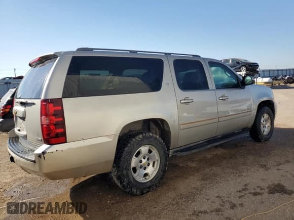 ✅ 2008 Chevrolet Suburban 1LT • VIN: 3GNFK16358G143665 • Lot: 74793114. Wystawiony na Copart z przebiegiem 226 977 mil. Bezpłatny archiwum sprzedaży aukcyjnych z USA i szczegółowy raport historii pojazdu na DreamBid. Zdjęcie 3.