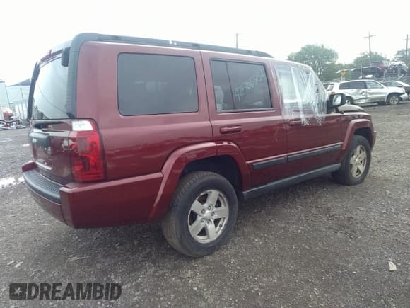 ✅ 2007 Jeep Commander Sport • VIN: 1J8HG48N17C550251 • Lot: 42506732. Listed on IAAI with 143,329 mi. Free auction sales archive from the USA and detailed vehicle history report at DreamBid. Image 4.