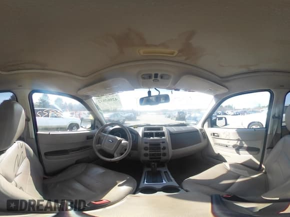 ✅ 2008 Ford Escape XLT • VIN: 1FMCU931X8KA56727 • Lot: 42063932. Wystawiony na IAAI z przebiegiem 220 461 mil. Bezpłatny archiwum sprzedaży aukcyjnych z USA i szczegółowy raport historii pojazdu na DreamBid. Zdjęcie 18.