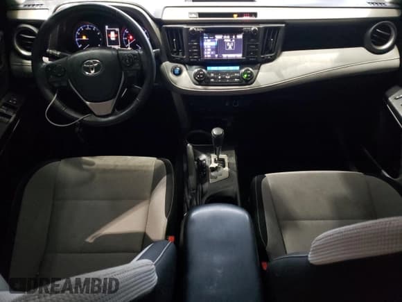 ✅ 2018 Toyota RAV4 XLE • VIN: 2T3WFREV8JW493182 • Lot: 90342445. Listed on Copart with 81,228 mi. Free auction sales archive from the USA and detailed vehicle history report at DreamBid. Image 8.