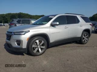✅ 2022 Chevrolet Traverse LT • VIN: 1GNERHKW1NJ106588 • Lot: 68268205. Wystawiony na Copart z przebiegiem 140 318 mil. Bezpłatny archiwum sprzedaży aukcyjnych z USA i szczegółowy raport historii pojazdu na DreamBid. Zdjęcie 1.