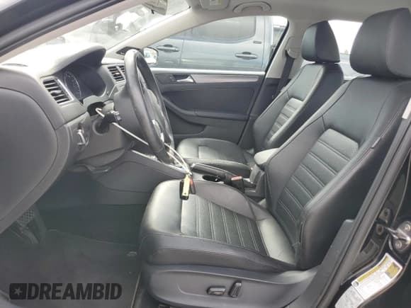 ✅ 2013 Volkswagen Jetta SEL • VIN: 3VWLX7AJ2DM390303 • Lot: 82393335. Listed on Copart with 52,446 mi. Free auction sales archive from the USA and detailed vehicle history report at DreamBid. Image 7.