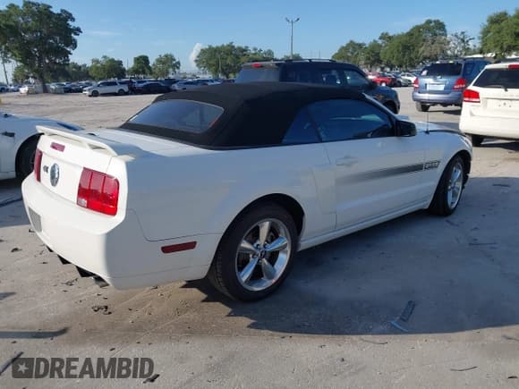 ✅ 2008 Ford Mustang GT Deluxe • VIN: 1ZVHT85H685139293 • Lot: 42918361. Listed on IAAI with 58,635 mi. Free auction sales archive from the USA and detailed vehicle history report at DreamBid. Image 4.