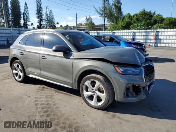 ✅ 2024 Audi Q5 S line Premium Plus • VIN: WA1EAAFY9R2098253 • Lot: 82383115. Wystawiony na Copart z przebiegiem 32 552 mil. Bezpłatny archiwum sprzedaży aukcyjnych z USA i szczegółowy raport historii pojazdu na DreamBid. Zdjęcie 4.
