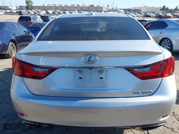 ✅ 2015 Lexus GS 350 • VIN: JTHBE1BL1FA019889 • Лот: 43089438. Опубликован ранее на IAAI с пробегом 91 604 миль. Бесплатный доступ к архиву аукционных продаж из США и подробный отчёт об истории автомобиля на DreamBid. Изображение 17.