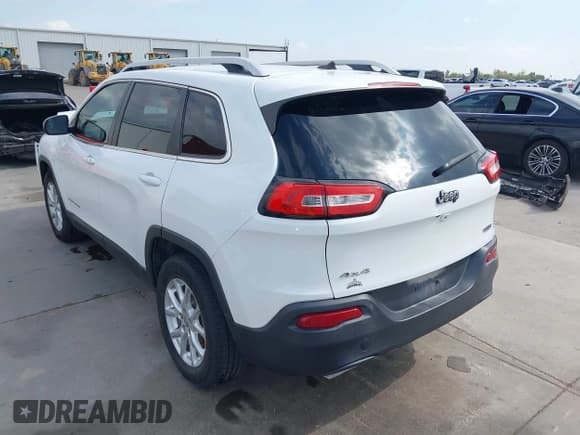 ✅ 2015 Jeep Cherokee Latitude • VIN: 1C4PJMCS4FW627077 • Lot: 43551085. Wystawiony na IAAI z przebiegiem 135 238 mil. Bezpłatny archiwum sprzedaży aukcyjnych z USA i szczegółowy raport historii pojazdu na DreamBid. Zdjęcie 3.