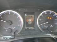 ✅ 2019 Toyota Highlander LE • VIN: 5TDZARFH6KS054893 • Lot: 92293595. Wystawiony na Copart z przebiegiem 89 770 mil. Bezpłatny archiwum sprzedaży aukcyjnych z USA i szczegółowy raport historii pojazdu na DreamBid. Zdjęcie 9.