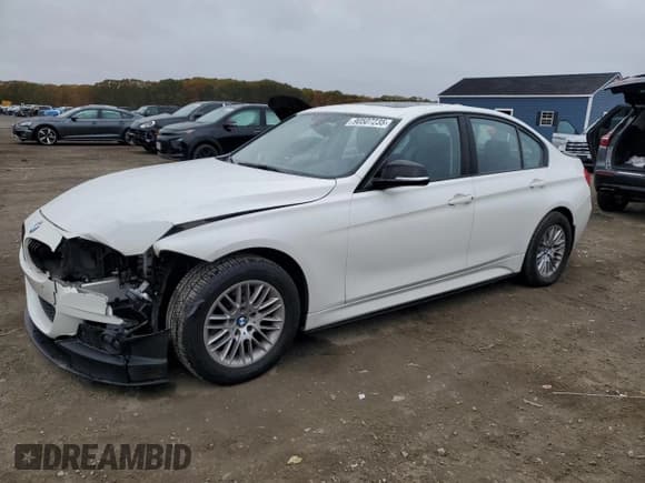 ✅ 2015 BMW 3 Series 328i xDrive • VIN: WBA3B5G56FNS19611 • Lot: 90507235. Wystawiony na Copart z przebiegiem 118 705 mil. Bezpłatny archiwum sprzedaży aukcyjnych z USA i szczegółowy raport historii pojazdu na DreamBid. Zdjęcie 1.